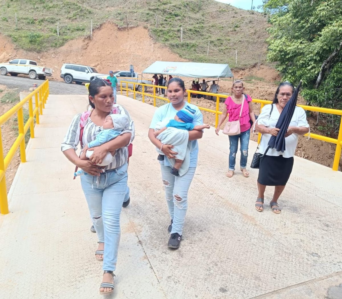 Tras 15 años de espera, inauguran puente que conecta a siete comunidades de Santa Fe