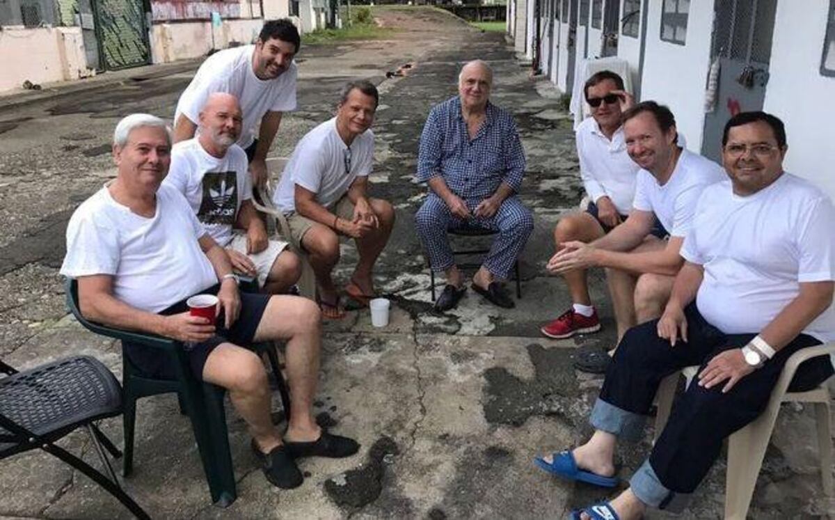 ¡INSÓLITO! Ex primera dama defiende la foto del 'parquin' en El Renacer