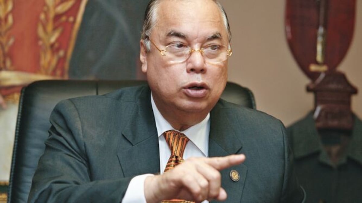 Lau Cortés y Juan Diego se reúnen por una instalación de salud en Rufina Alfaro