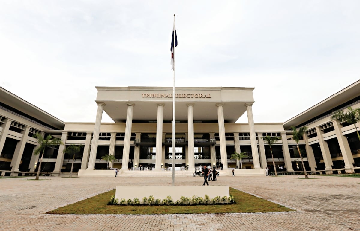 Más del 55 % de los panameños están inscritos en partidos políticos y en formación 