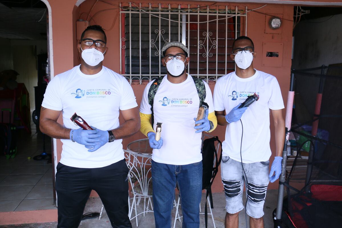 Adiós a la melena, agende su cita con los barberos de  Don Bosco