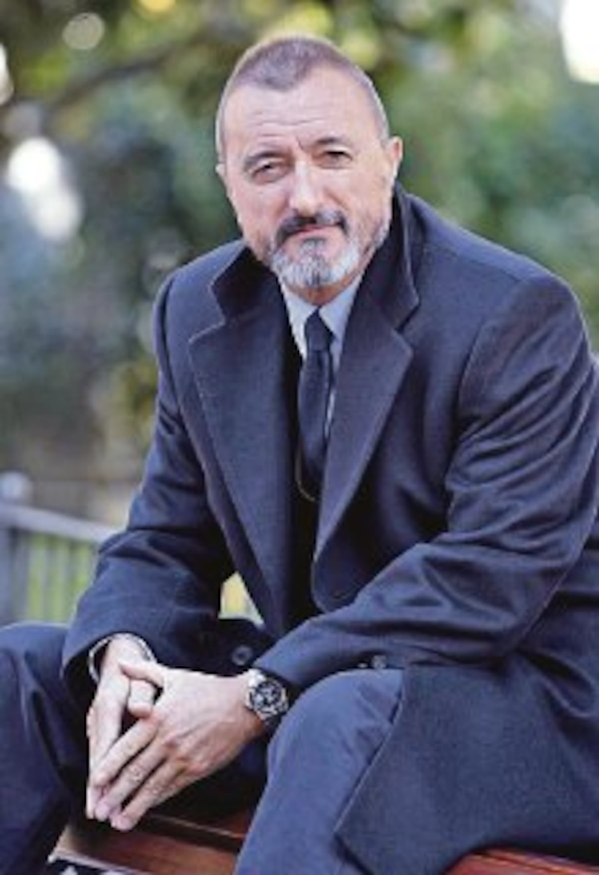 El Capitán Alatriste salta de las páginas al bronce en Cartagena