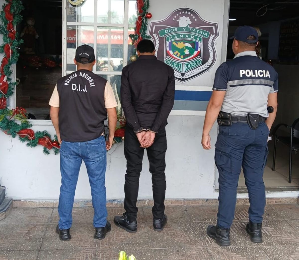 Se entregó y cayó: presunto pandillero de los más buscados se rinde en Pueblo Nuevo