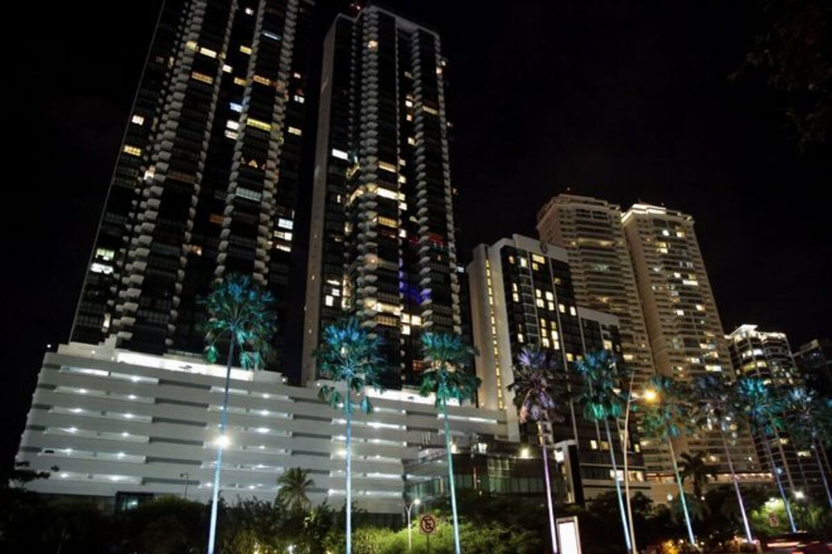 Unión Europea saca a Panamá de la lista negra como paraíso fiscales