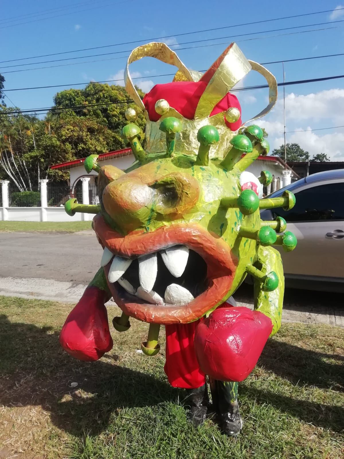 La ómicron se calzó los guantes, pero esta noche la queman con la muñeca del juego del Calamar