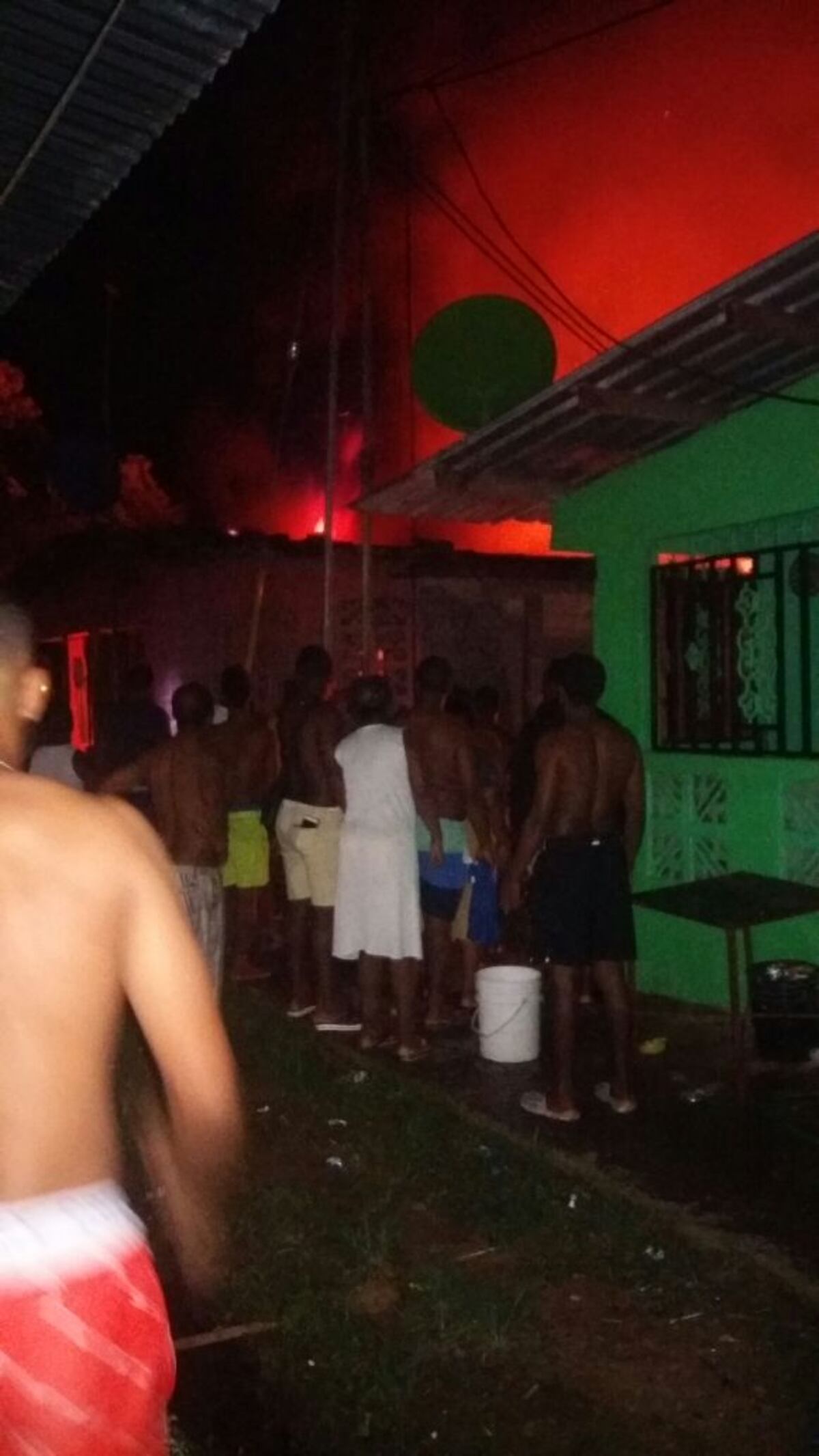 FUEGO DEJA EN CENIZAS SUS CASAS. Familias afectadas piden ayuda al gobierno