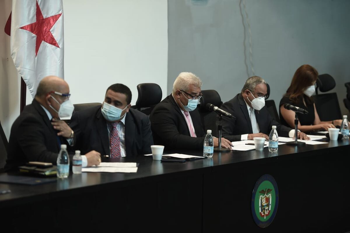 Inicia primer debate al proyecto de ley que extiende suspensión de contratos laborales. Video