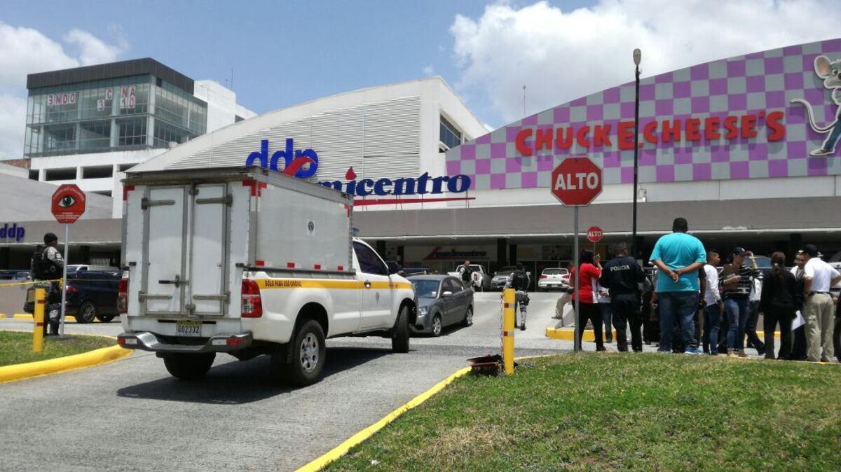 UN MUERTO Y UN HERIDO.Todo ocurrió en los estacionamientos de Plaza Centennial 