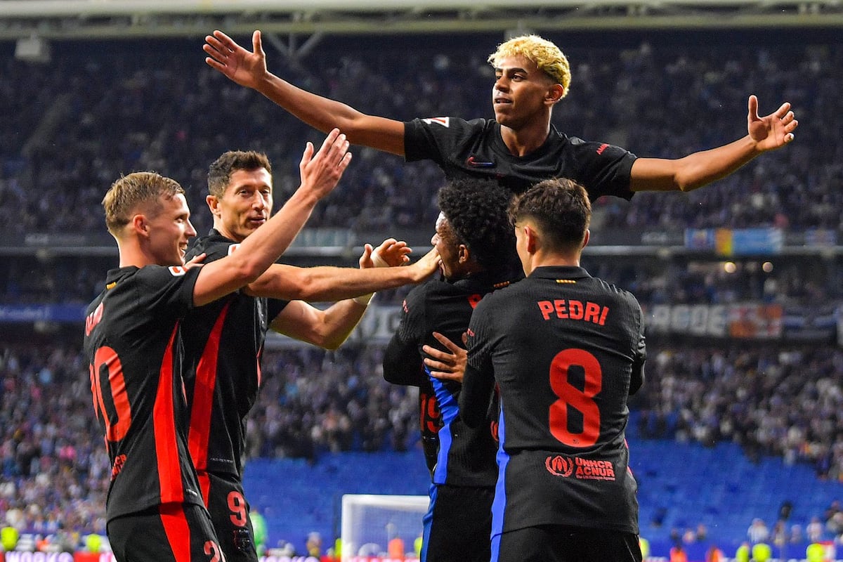 Barça gana 0-2 al Espanyol y alza el título con autoridad