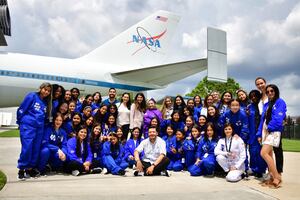 Por primera vez. Buscan chicas en Panamá para el programa Ella es Astronauta rumbo a la Nasa. Video