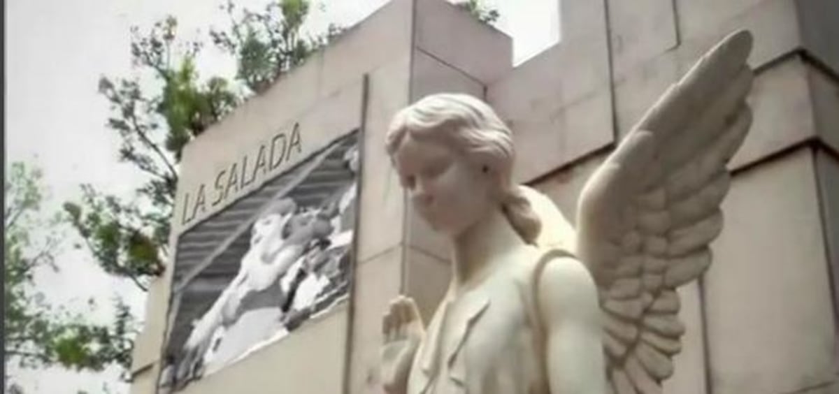  ¡AY, MADRE!  Le sacan un conjuro a Katleen Levy