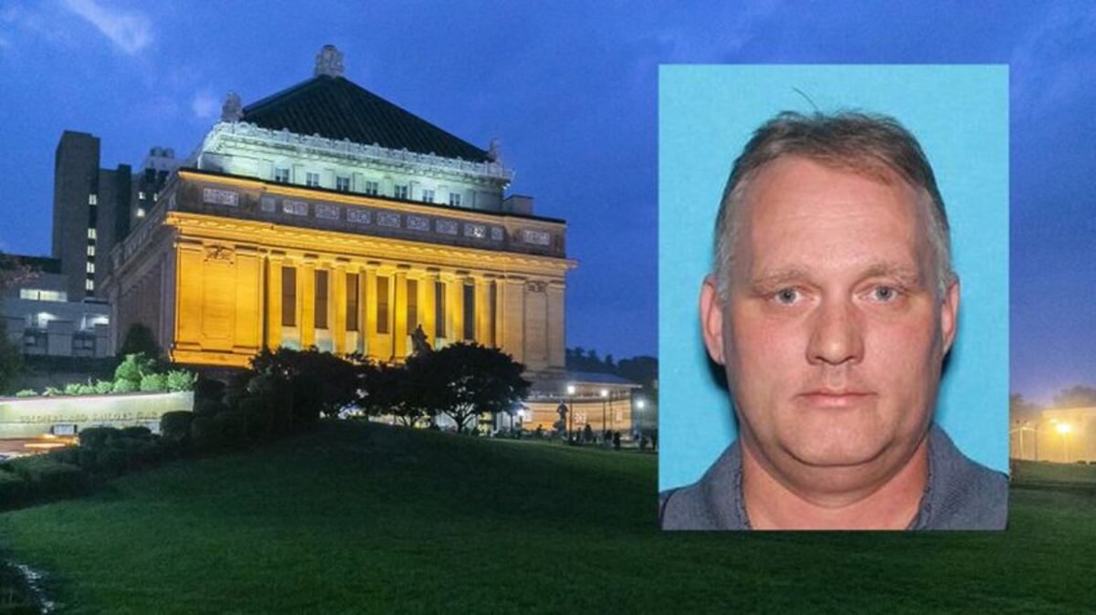 Juez decreta prisión sin fianza para autor de matanza en sinagoga Pittsburgh