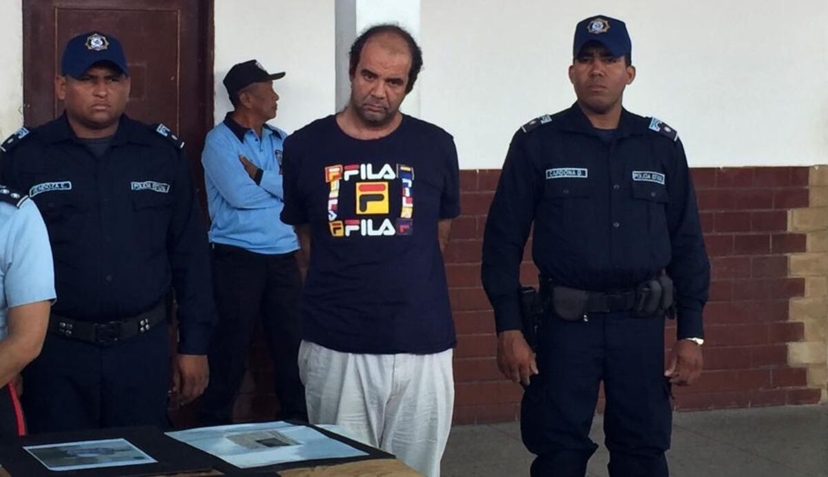 Detienen a sacerdote español mientras abusaba de niña de 12 años