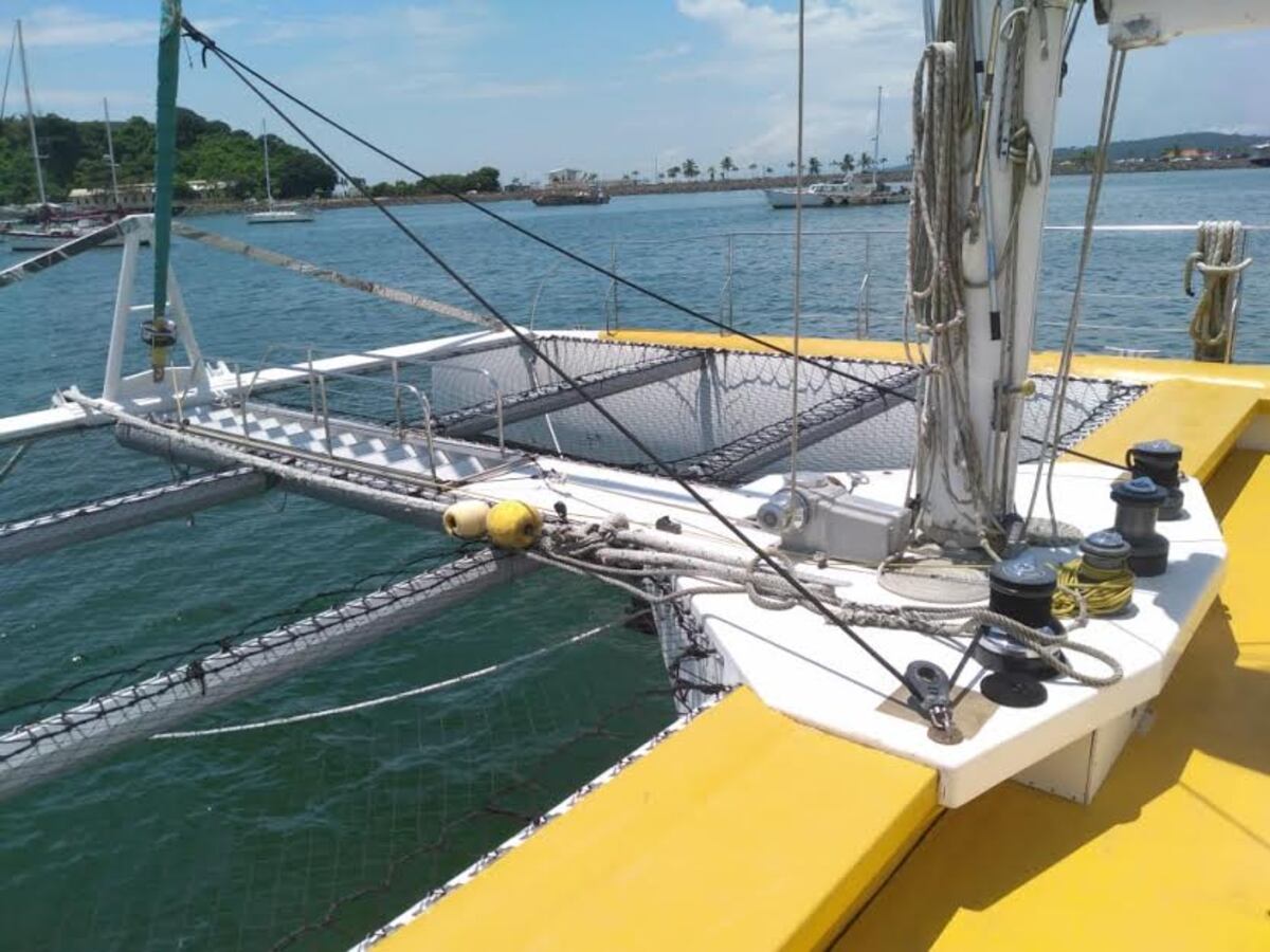 Desesperado dueño de catamaran asegura estar al borde de la quiebra ante prohibición de zarpe 