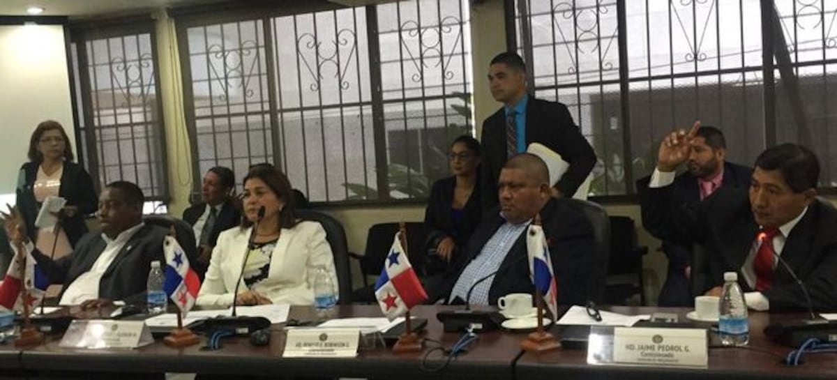   ¡ESTO SE DESCONTROLÓ! Diputados niegan traslados de partidas y paran obras