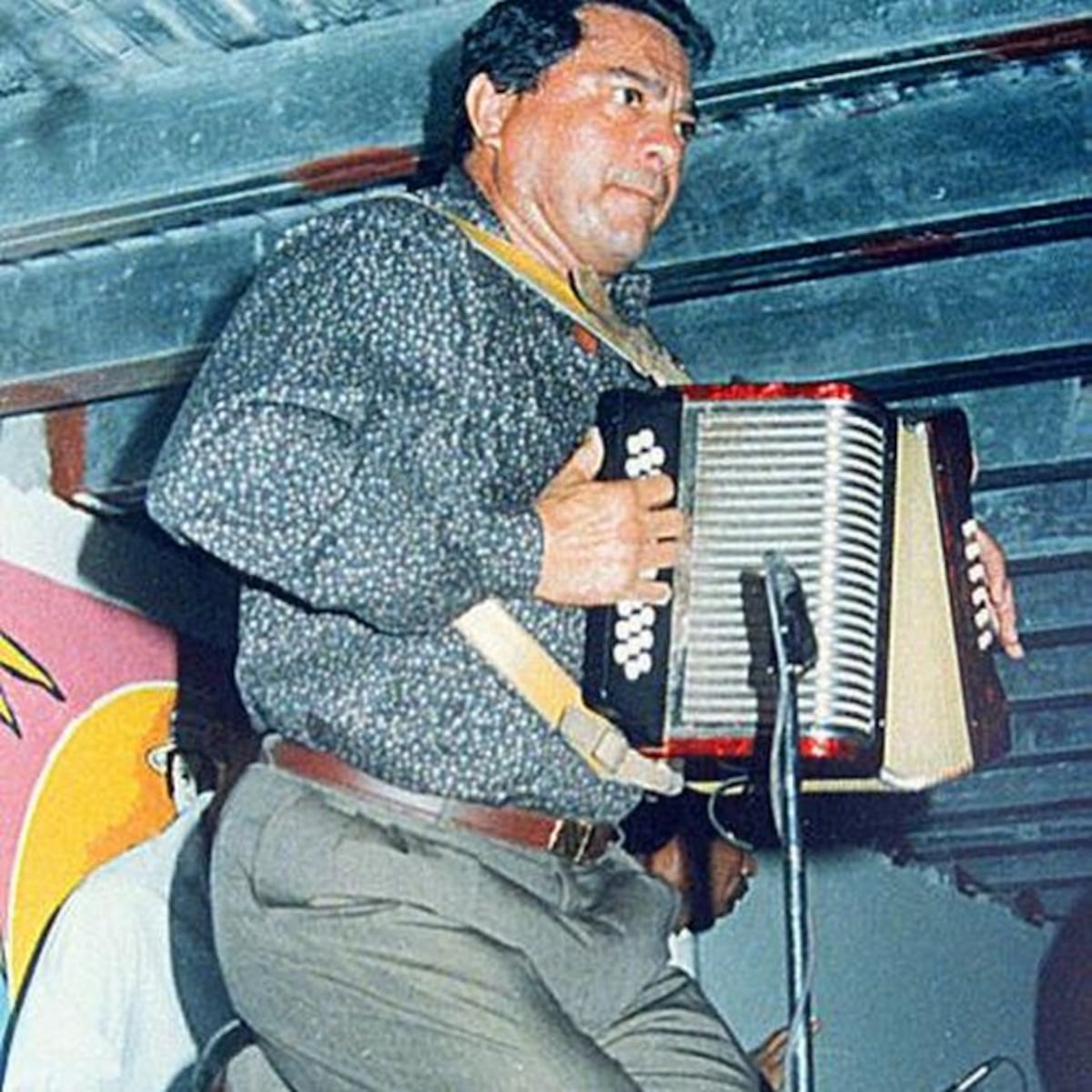 ‘El amor es como un bebé cuando acaba de nacer ’. Su música aún prevalece; Victorio Vergara sigue rugiendo 22 años después