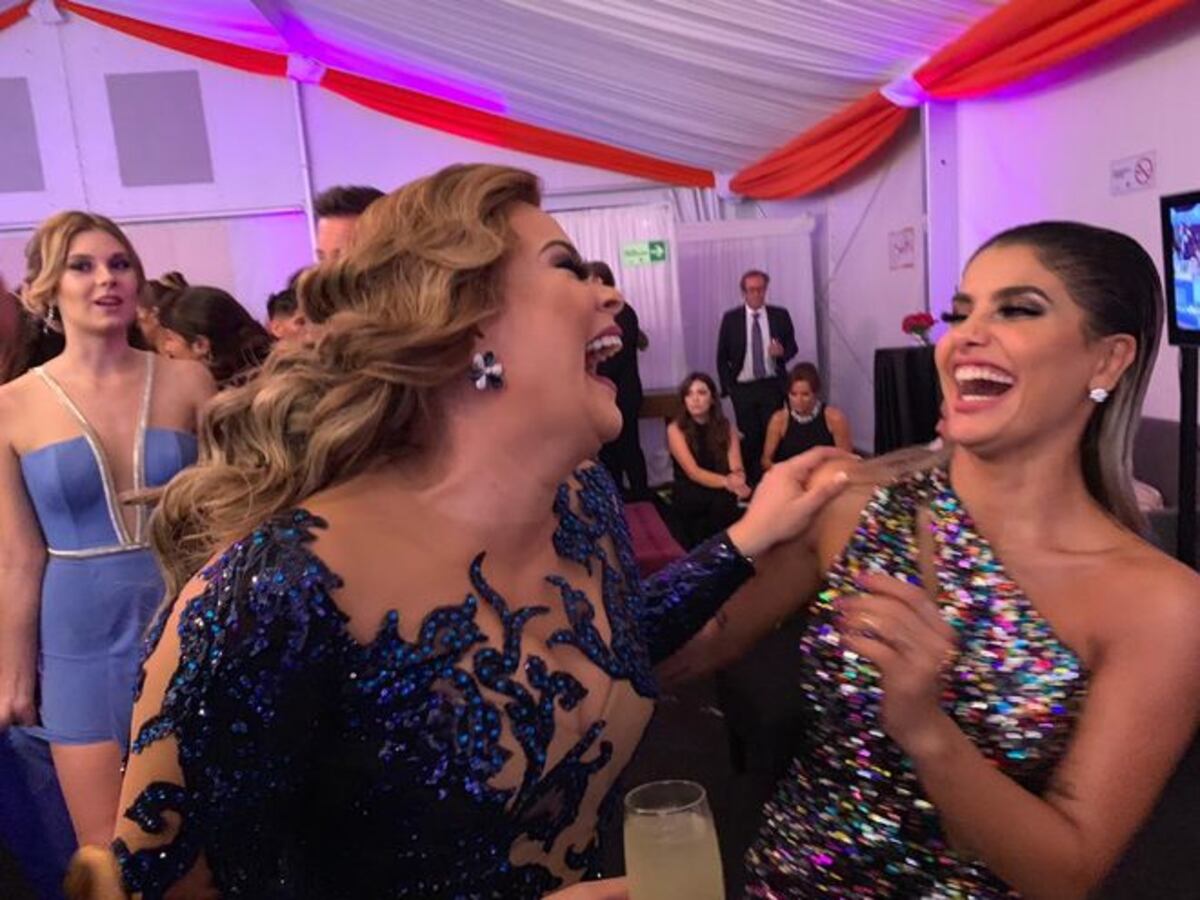 Margarita lució sus atributos en alfombra roja en Viña. Saik no se quedó atrás