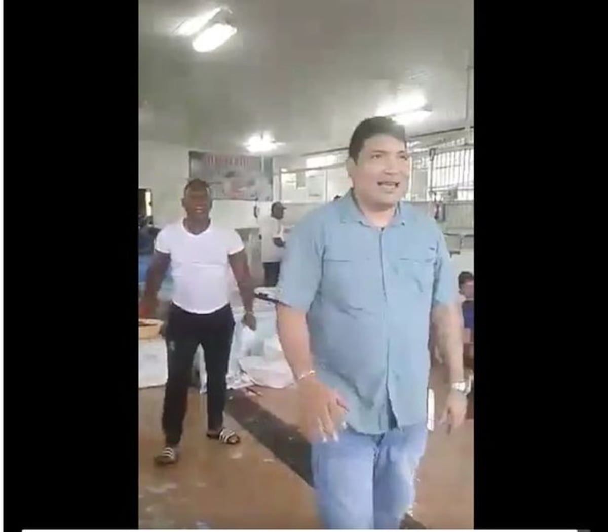 ¡Fuera! Abuchean a diputado Panky Soto. Él explica por qué. Video viral