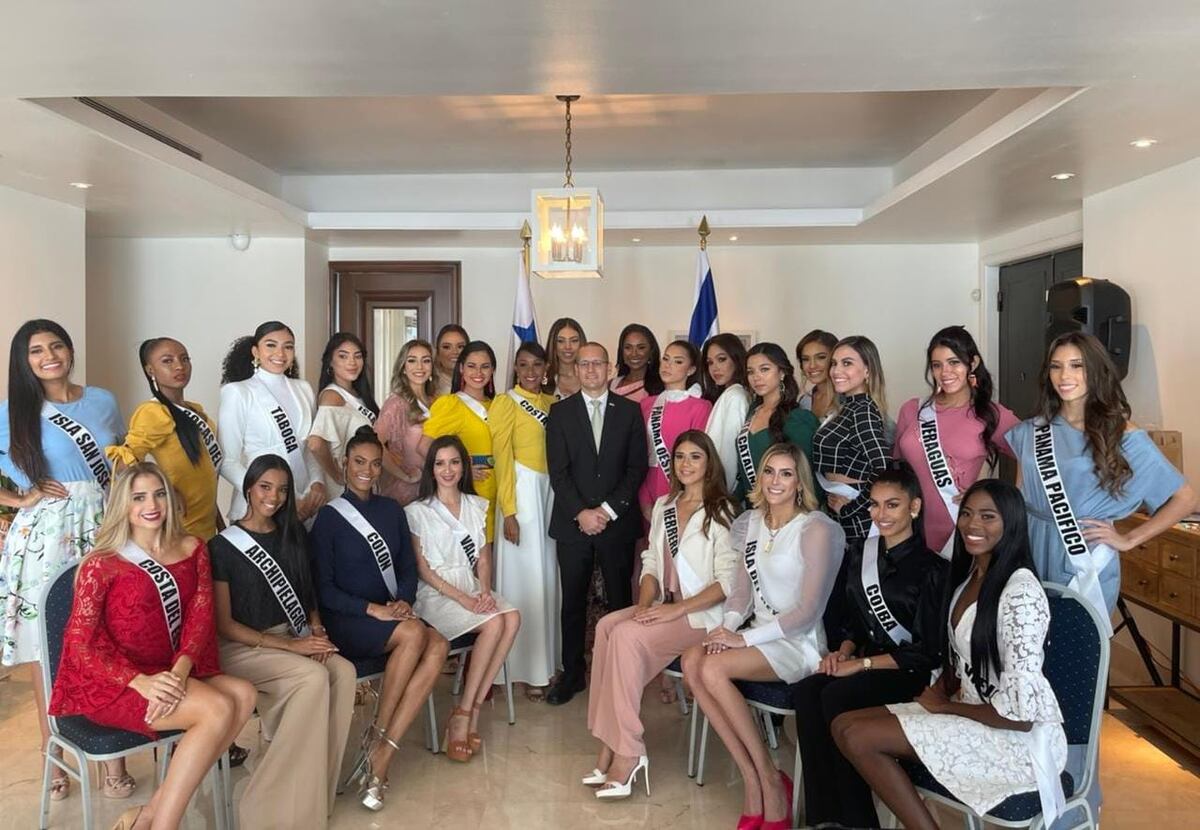 Embajador de Israel agasaja a candidatas de Srta. Panamá para Miss Universo y les enseña frases en hebreo. שלום