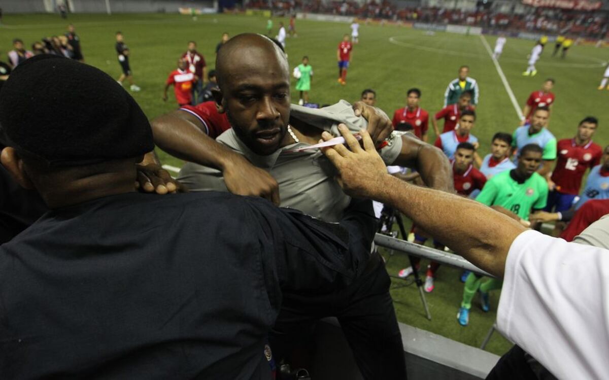 Por golpes en Maracaná, Wanchope no dirigirá juego contra Árabe Unido