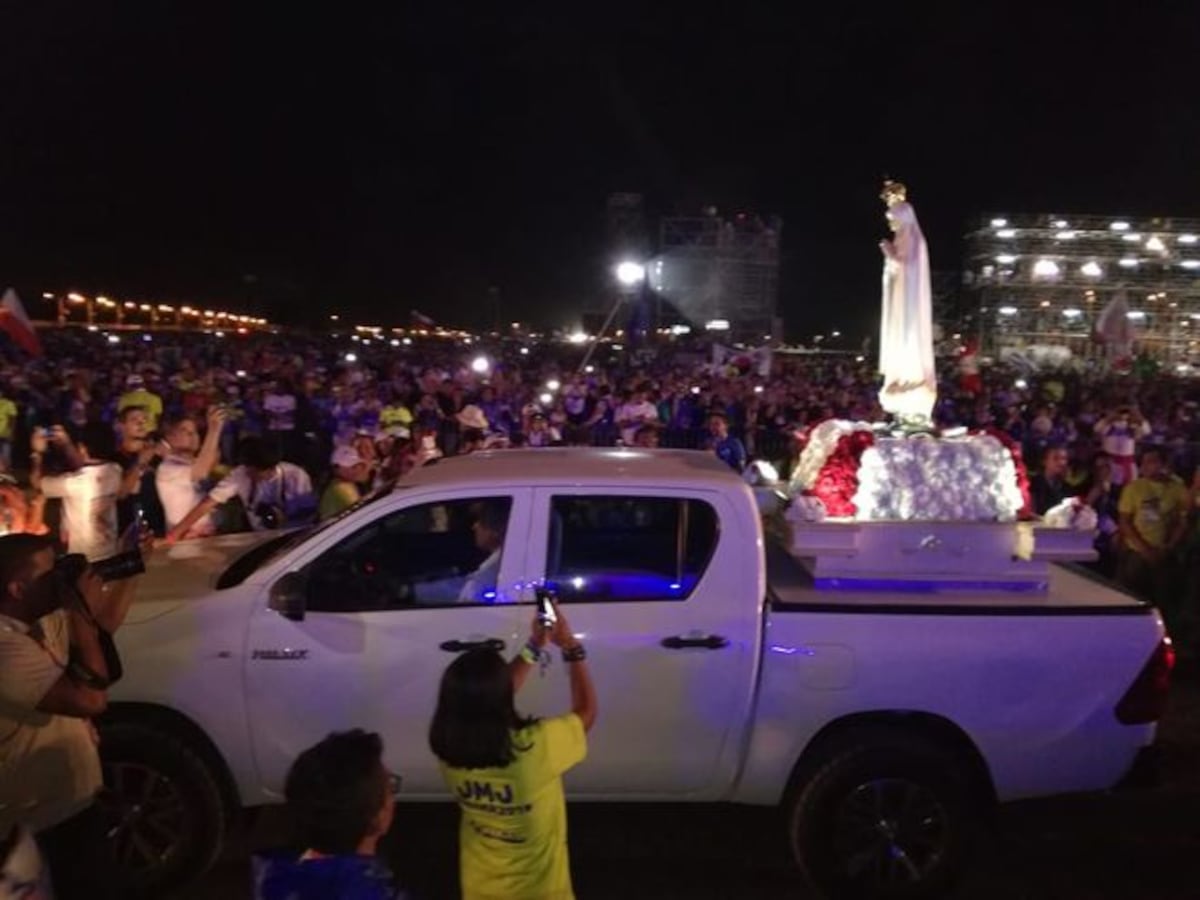 'María era la 'influencer' de Dios', dijo el Papa en la vigilia de Metro Park