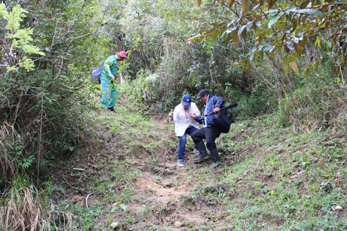 El SADI en Penonomé, hace caminatas de 40 min para salvar a enfermos en zonas remotas
