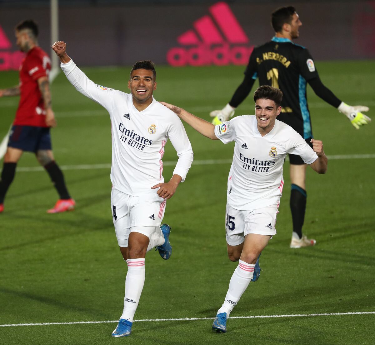 Real Madrid no le pierde pisada al Atlético en LaLiga