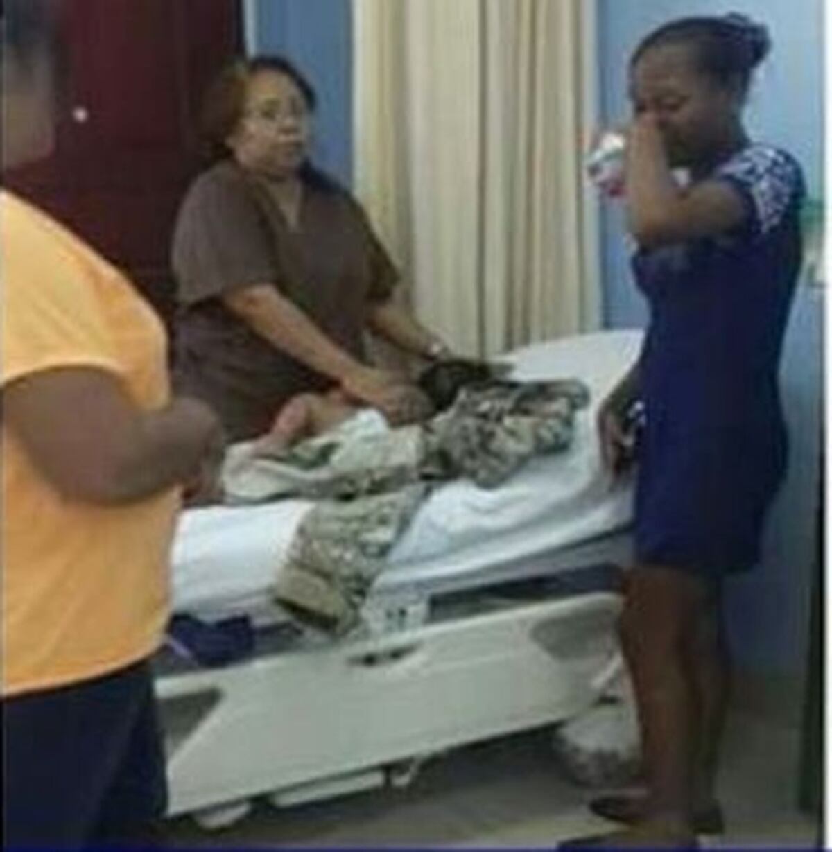 ¡DIOS! Bebé cae de una piragua en medio del río. Agente SENAN se tira al rescate