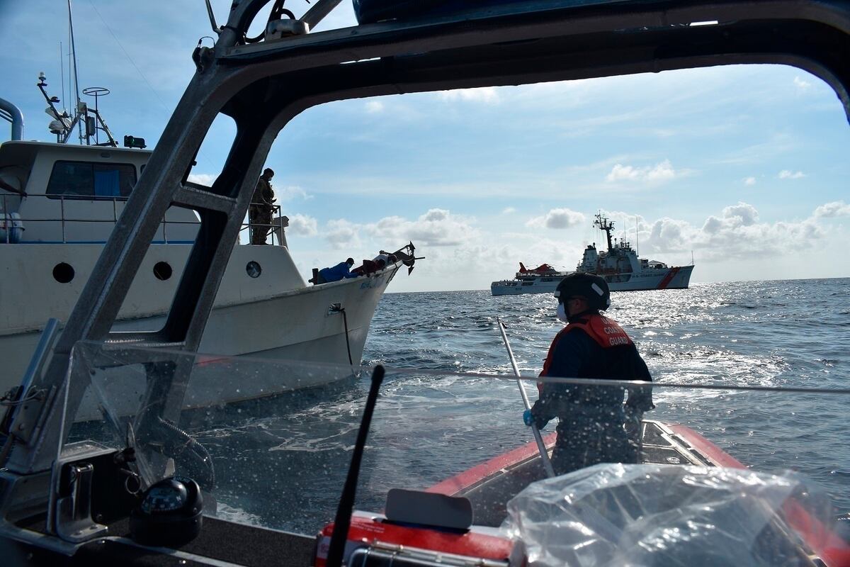 Mega tumbe. Decomisan 7.5 toneladas de cocaína cerca de las costas de Colón