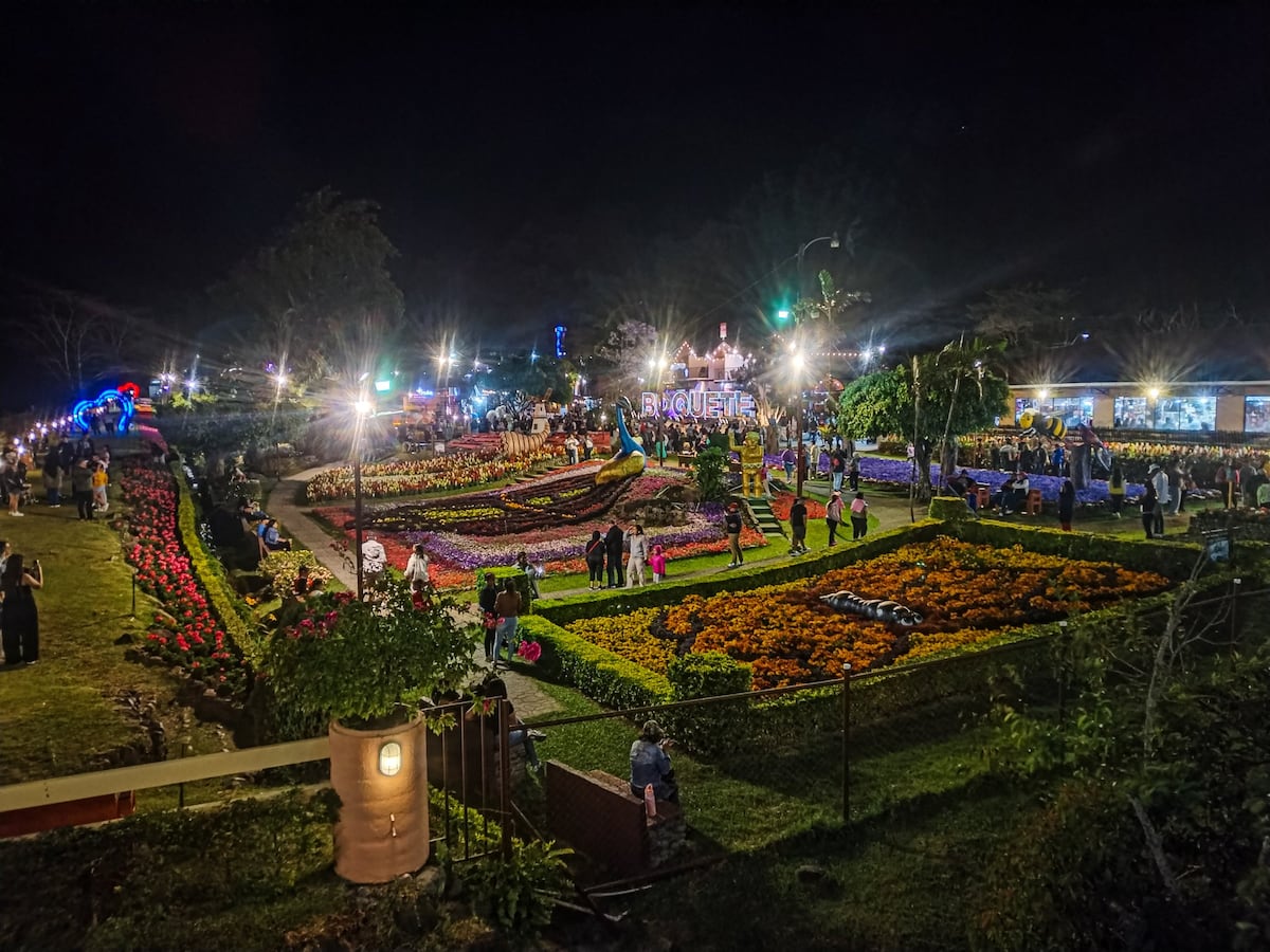 ¡Anoche arrancó la 53 Feria de las Flores y Café en Boquete, una fiesta para más de 200 mil almas!