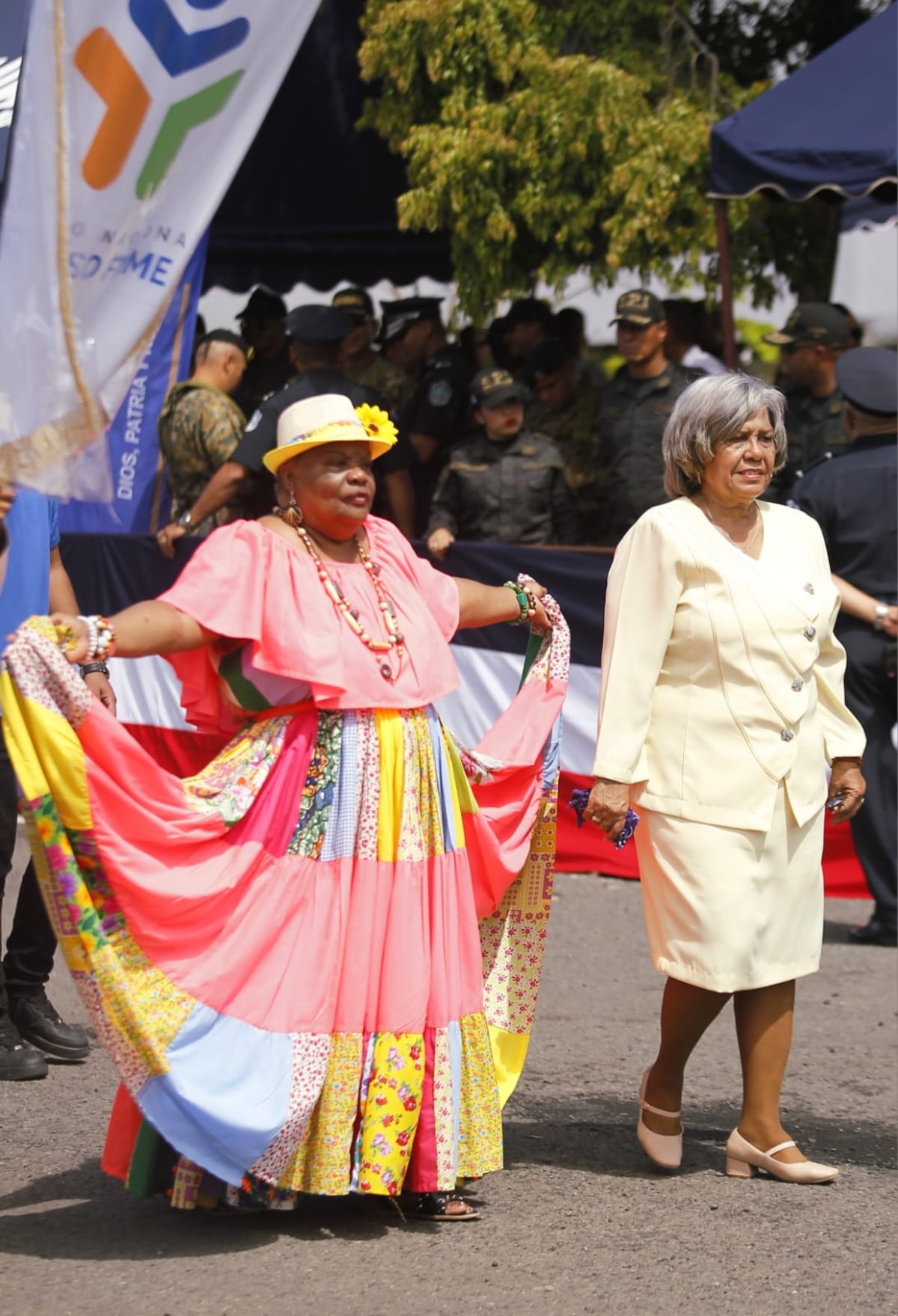 Colón celebra el 5 de noviembre entre historia, tradición y desfile patriótico
