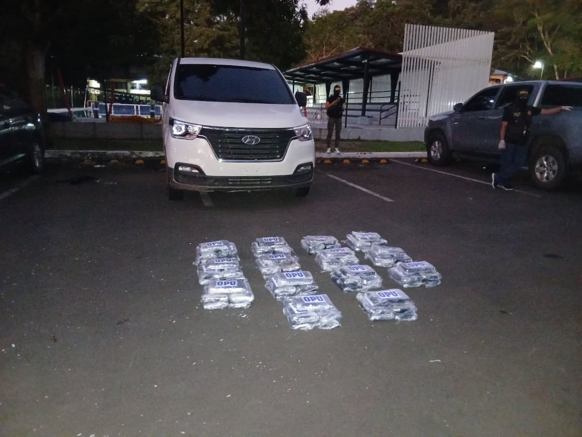 En menos de 24 horas, dos cargamentos de droga salen a la luz en el Puente Centenario