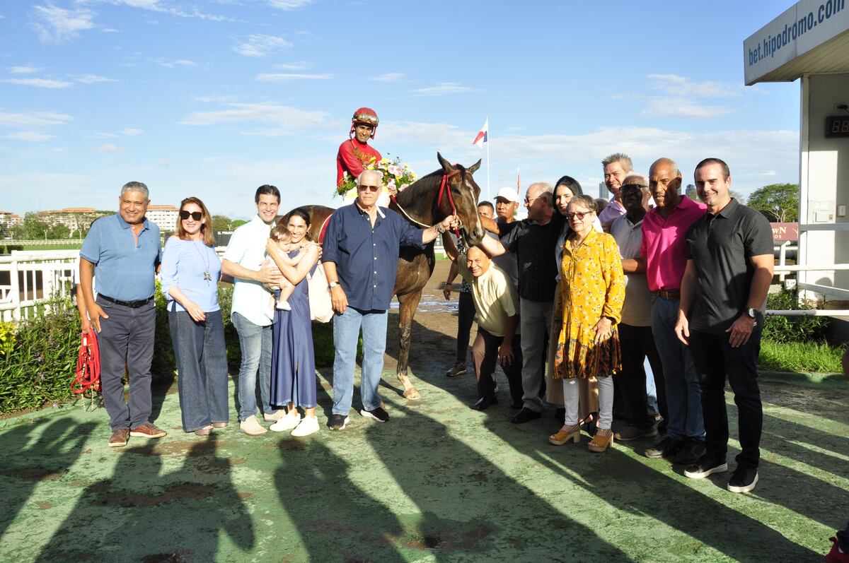 ‘Eagle in Love’ rompe récord y brilla en el Clásico Año Nuevo 2025 en el Hipódromo Presidente Remón 
