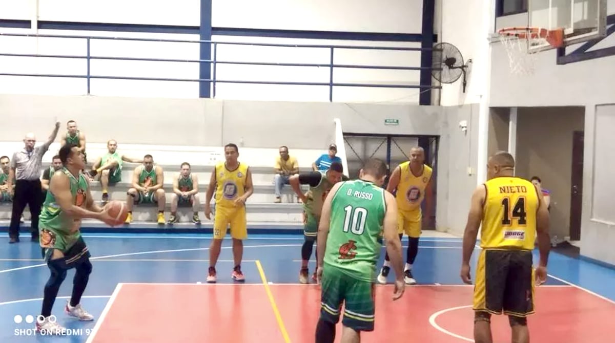 El Colegio Daniel Octavio Crespo se corona campeón en la Liga de Baloncesto +45  