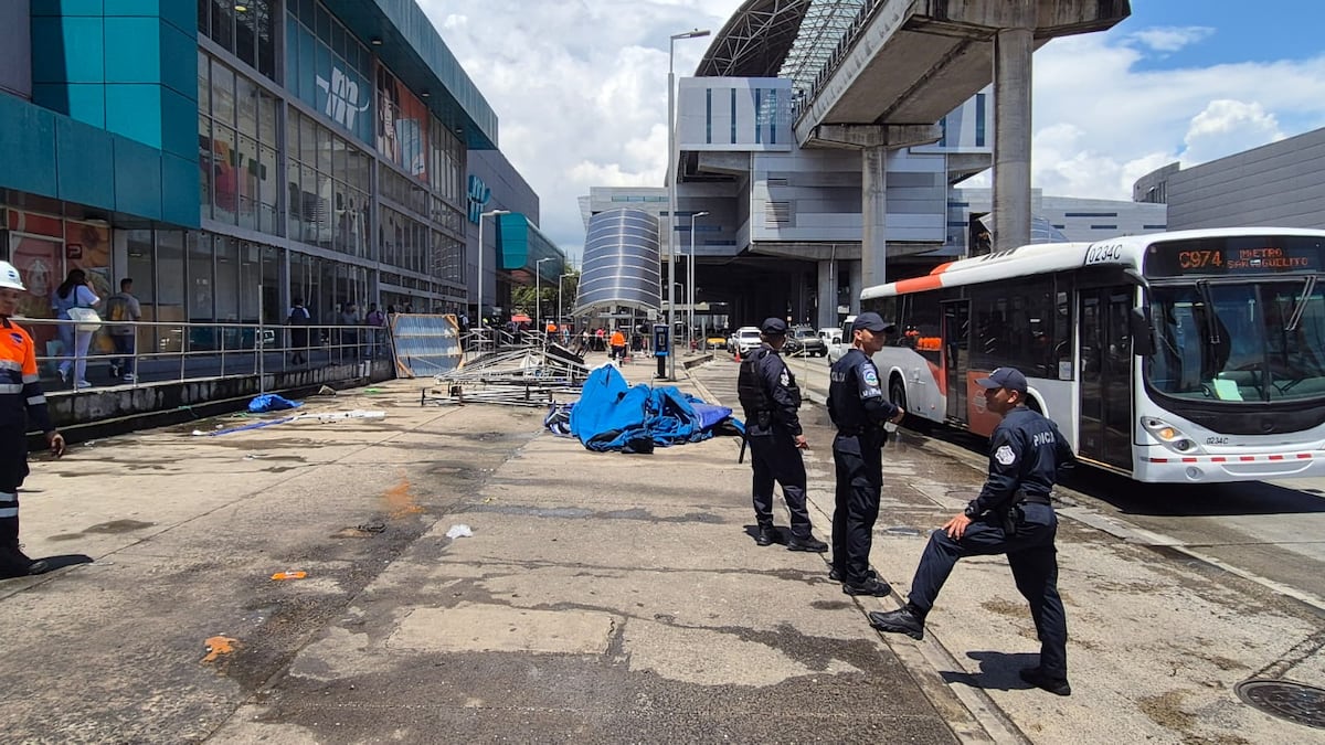 ‘Nos quitaron el pan de la boca, nos tiraron como perros a la calle, el pueblo está triste’: desalojan a buhoneros en San Miguelito antes de Navidad