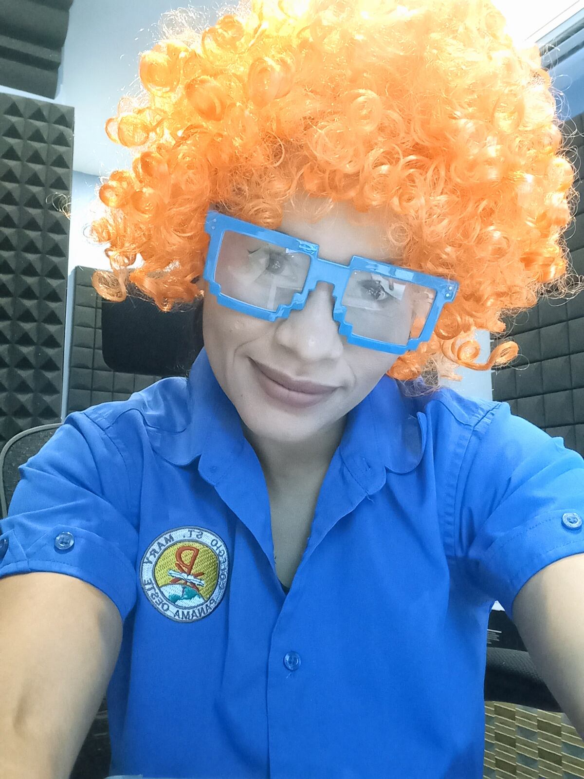 ‘Teacher’ se las ingenia para dictar sus clases virtuales