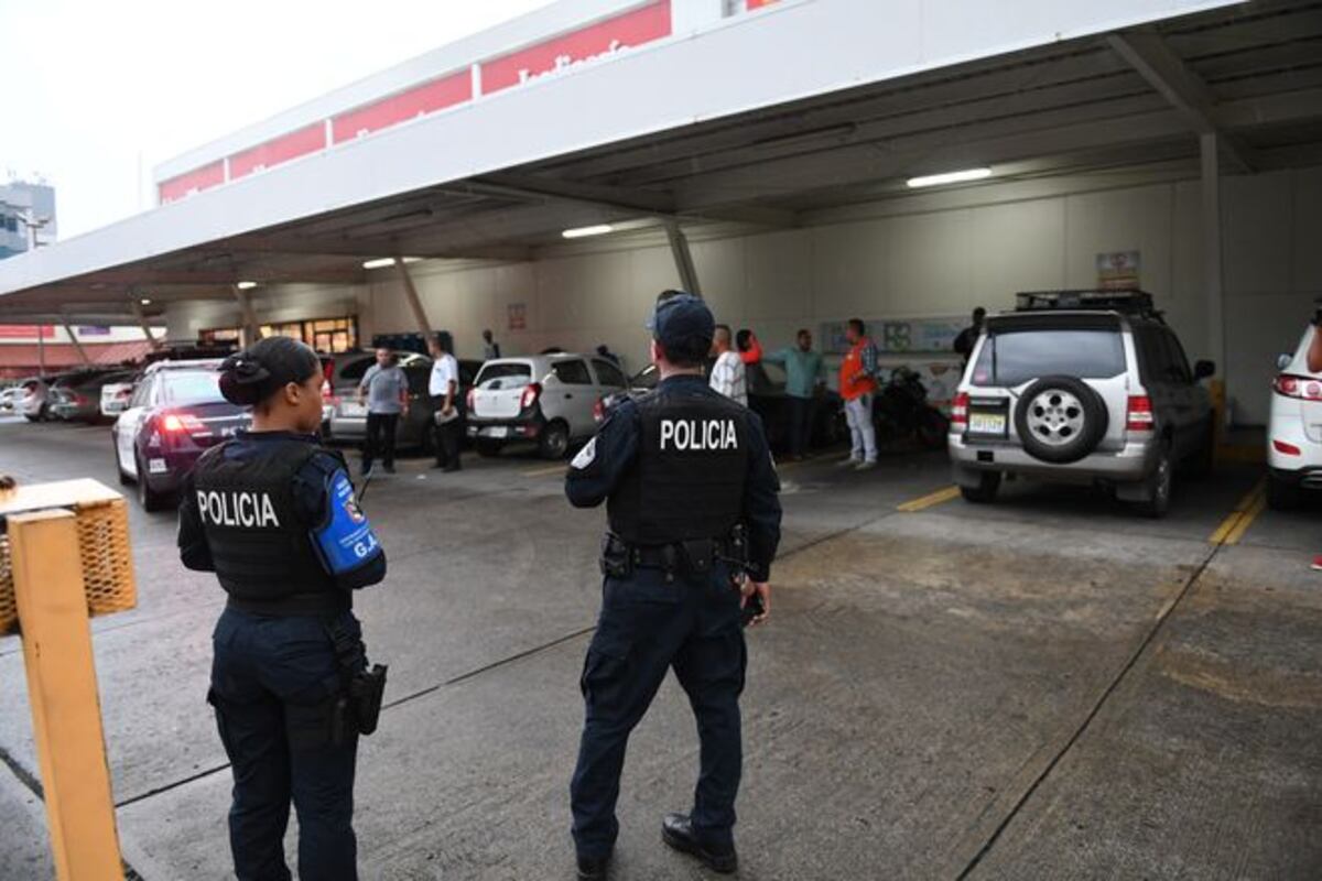 BIEN ARREGLADAS SALEN HACER FECHORÍAS. Banda de mujeres ataca en Hato Pintado
