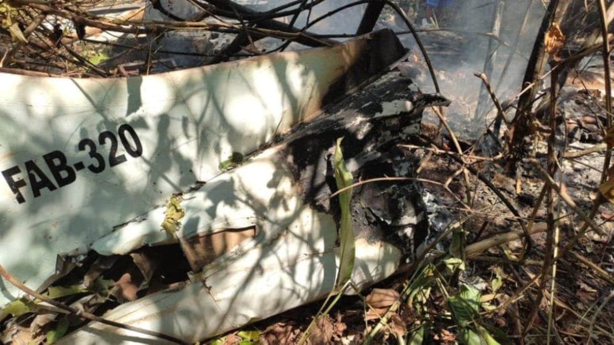 Tragedia aérea deja seis muertos. Una avioneta de la Fuerza Aérea Boliviana se estrella