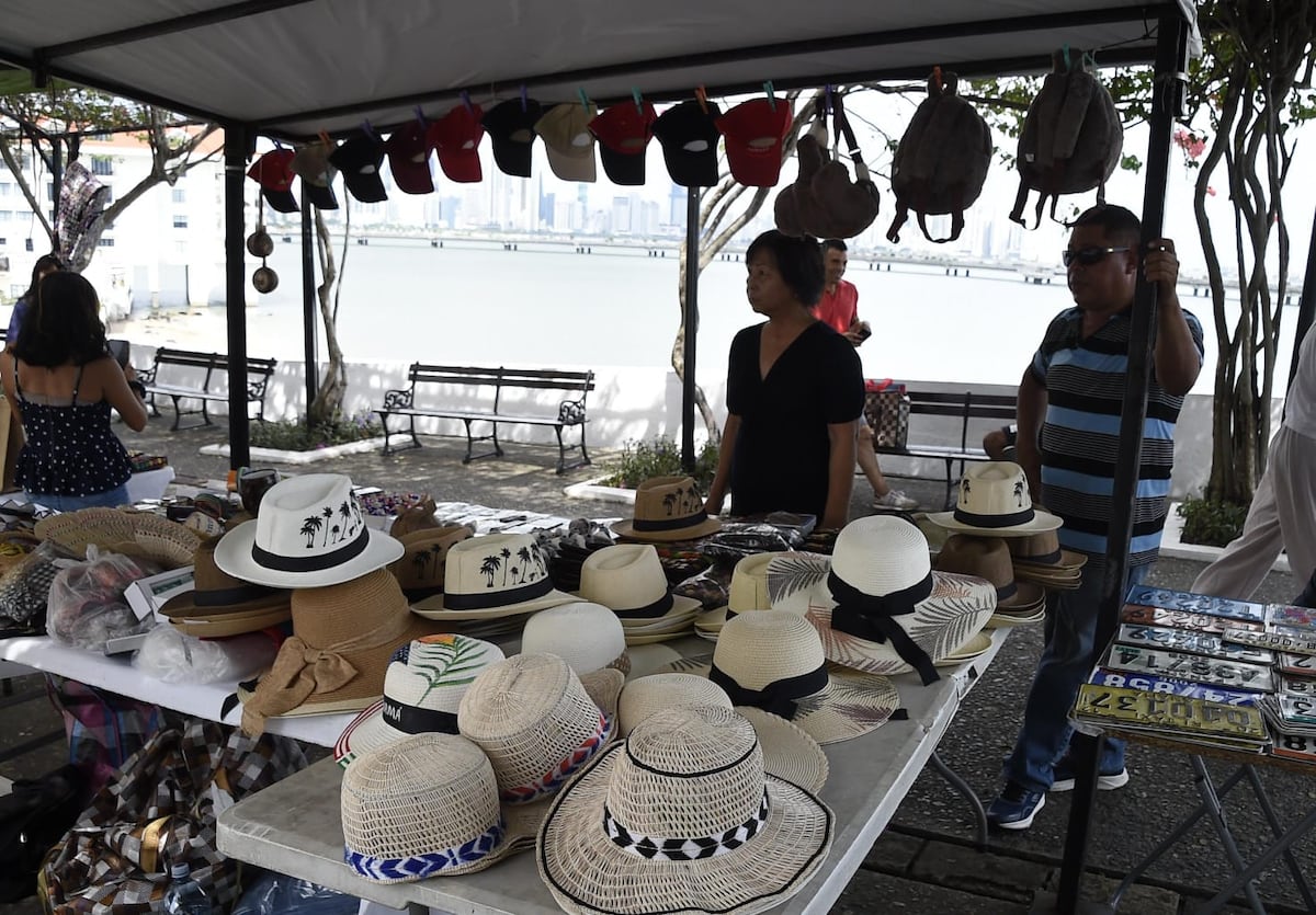 Turistas conocen el ‘Casco’.  La creatividad y el arte dan vistosidad a este famoso lugar