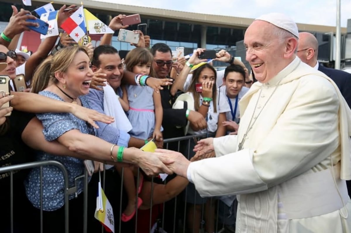 La oración que rezaba el papa Francisco todos los días para estar siempre de buen humor