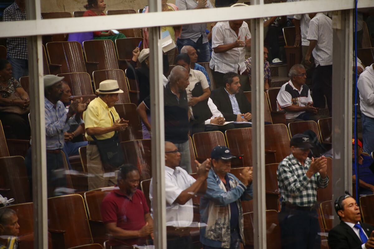 Jubilados pendientes del tercer debate