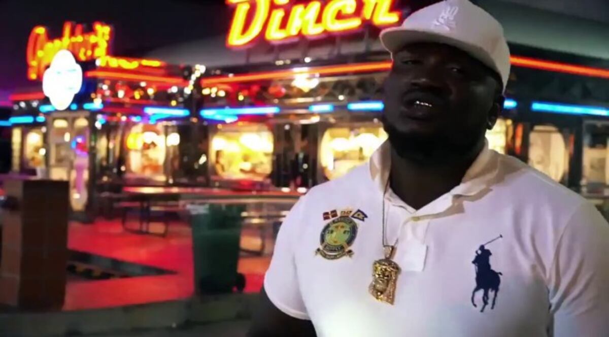 Bien berraco, bien berraco. Mister Fox se vuelve a activar, chequea a quién le dedica su nuevo tema