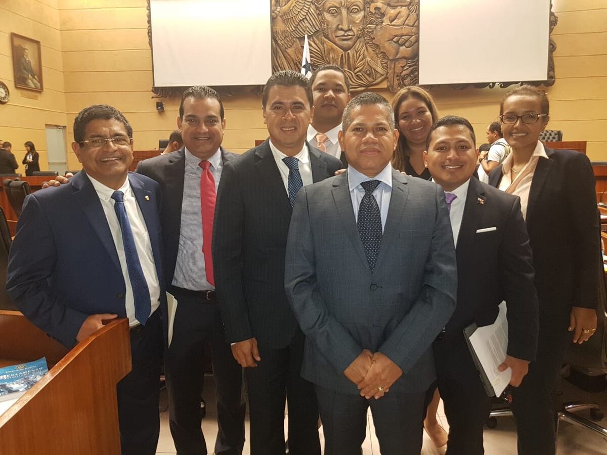 Crisis en el Panameñista. Blandón anuncia proceso disciplinario y Elías Vigil dice que viene la guerra