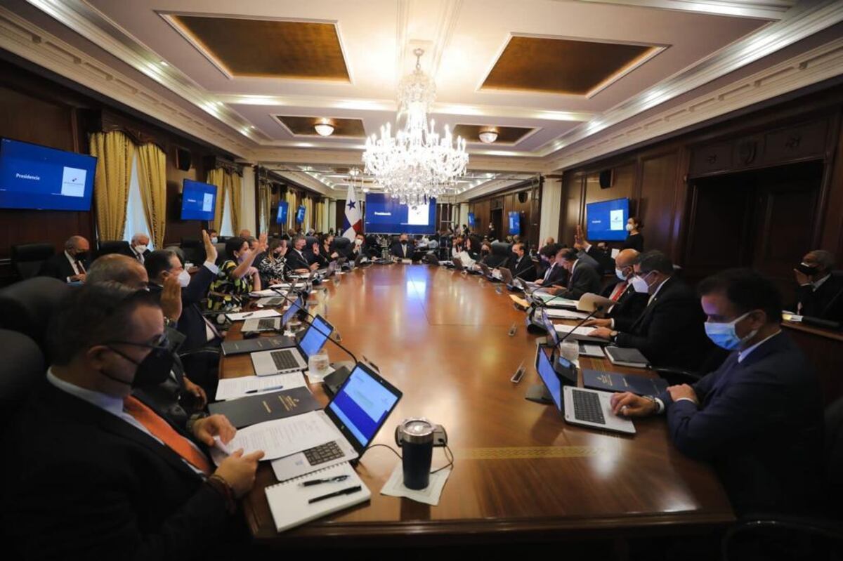 Aprueban crédito adicional al Presupuesto General del Estado a favor de varias entidades públicas