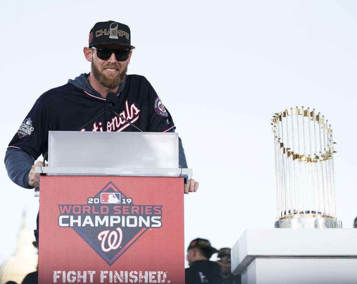 Strasburg se va a la agencia libre