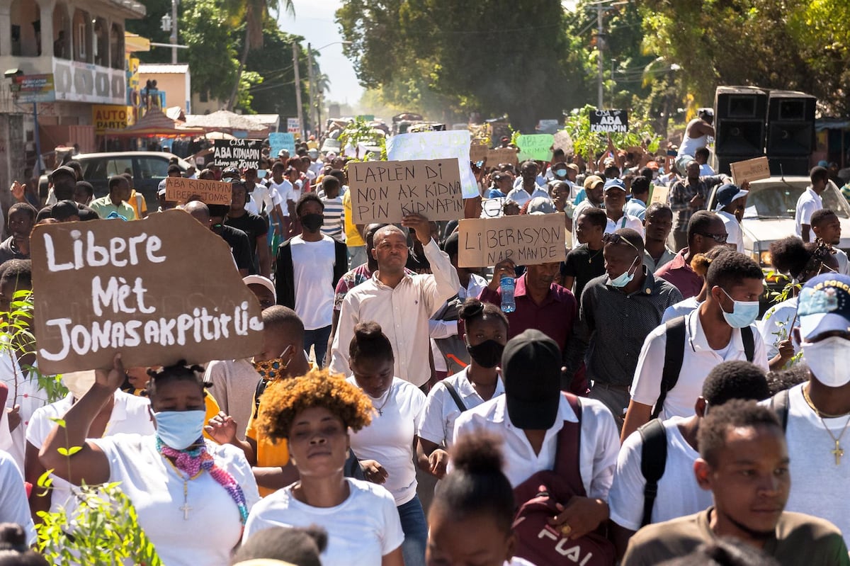 Secuestraron a un maestro y cientos salen a pedir su liberación en Haití