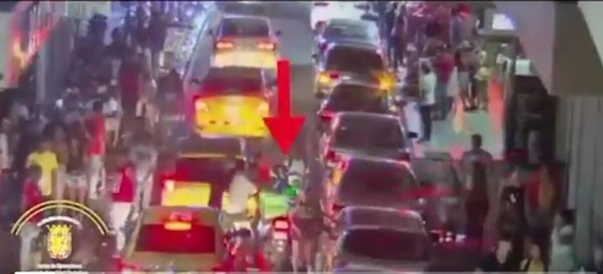 Roban a conductor de Uber Eats. Cámara de videovigilancia capta todo 