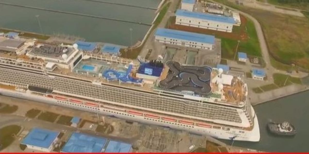 ¡HISTÓRICO!El crucero más grande de pasajeros que pasa el Canal de Panamá. VIDEO