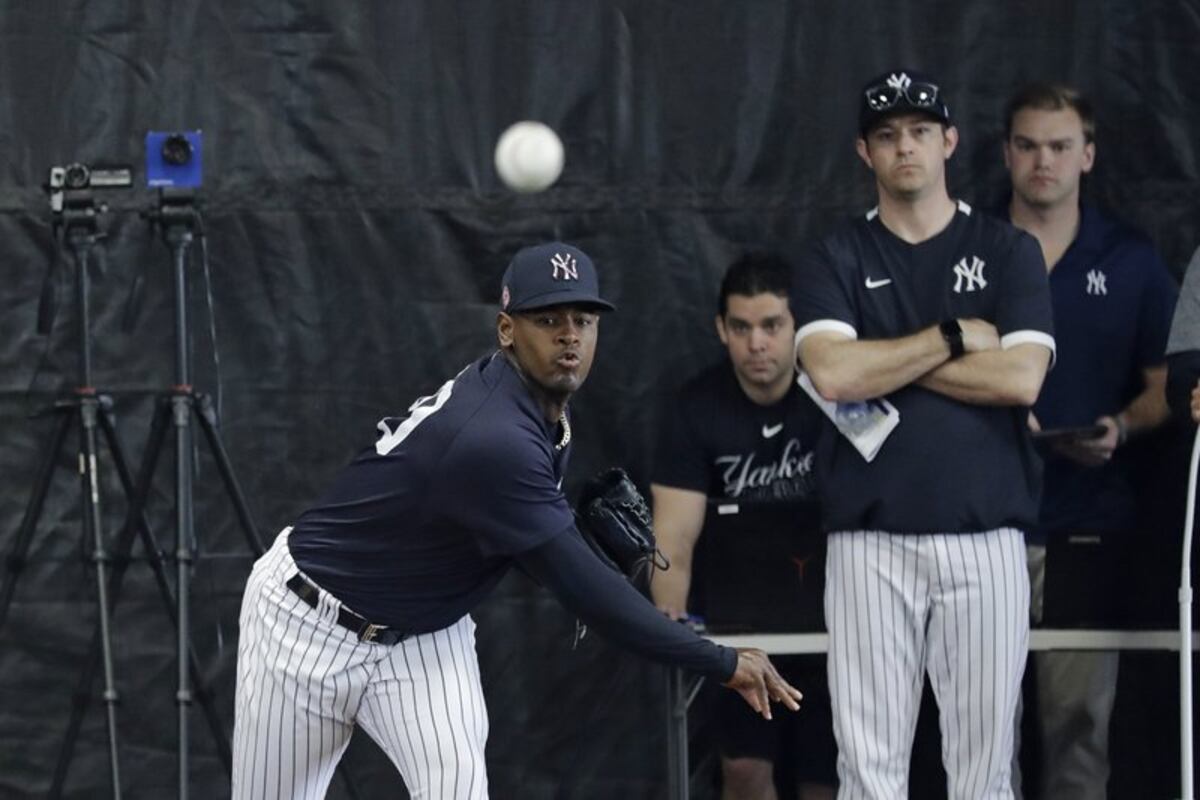 El róster de los Yanquis tambalea con la baja de Severino por toda la temporada