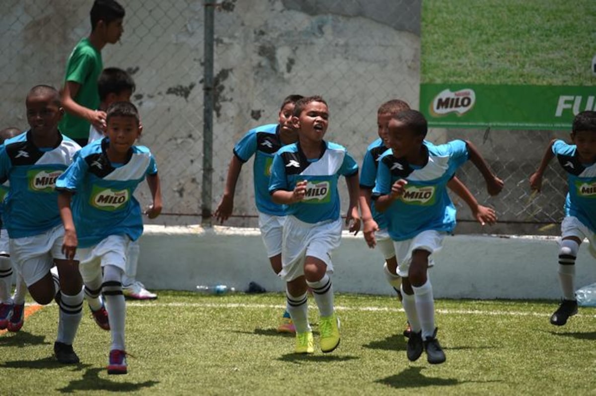 ESPECIAL HOMENAJE. El hijo mayor de Amílcar Henríquez lo recuerda en la cancha